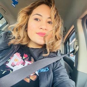 Meet your Posher, Yaneth